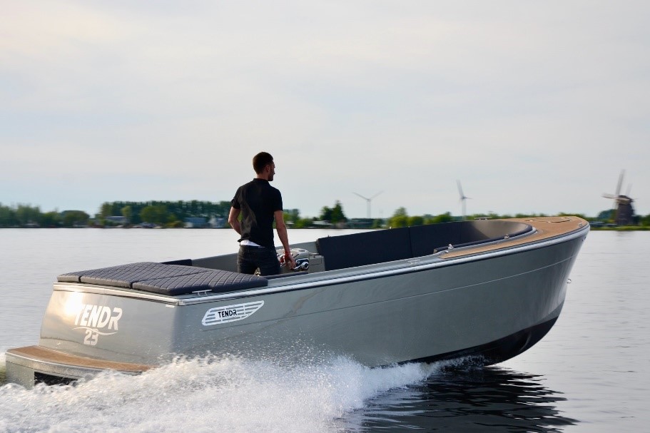 TendR27 Outboard